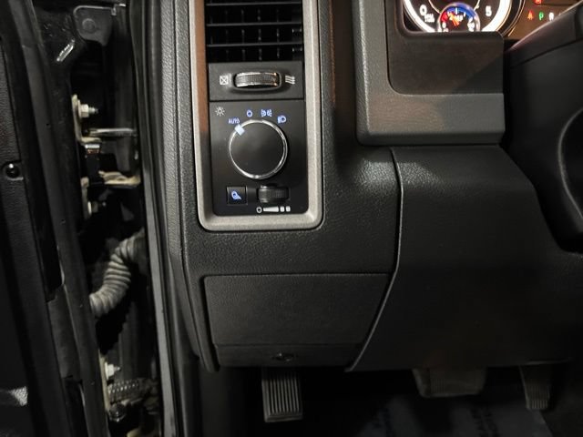 Used 2016 RAM 2500 Tradesman w/ Chrome Appearance Group AWD/4WD image 13