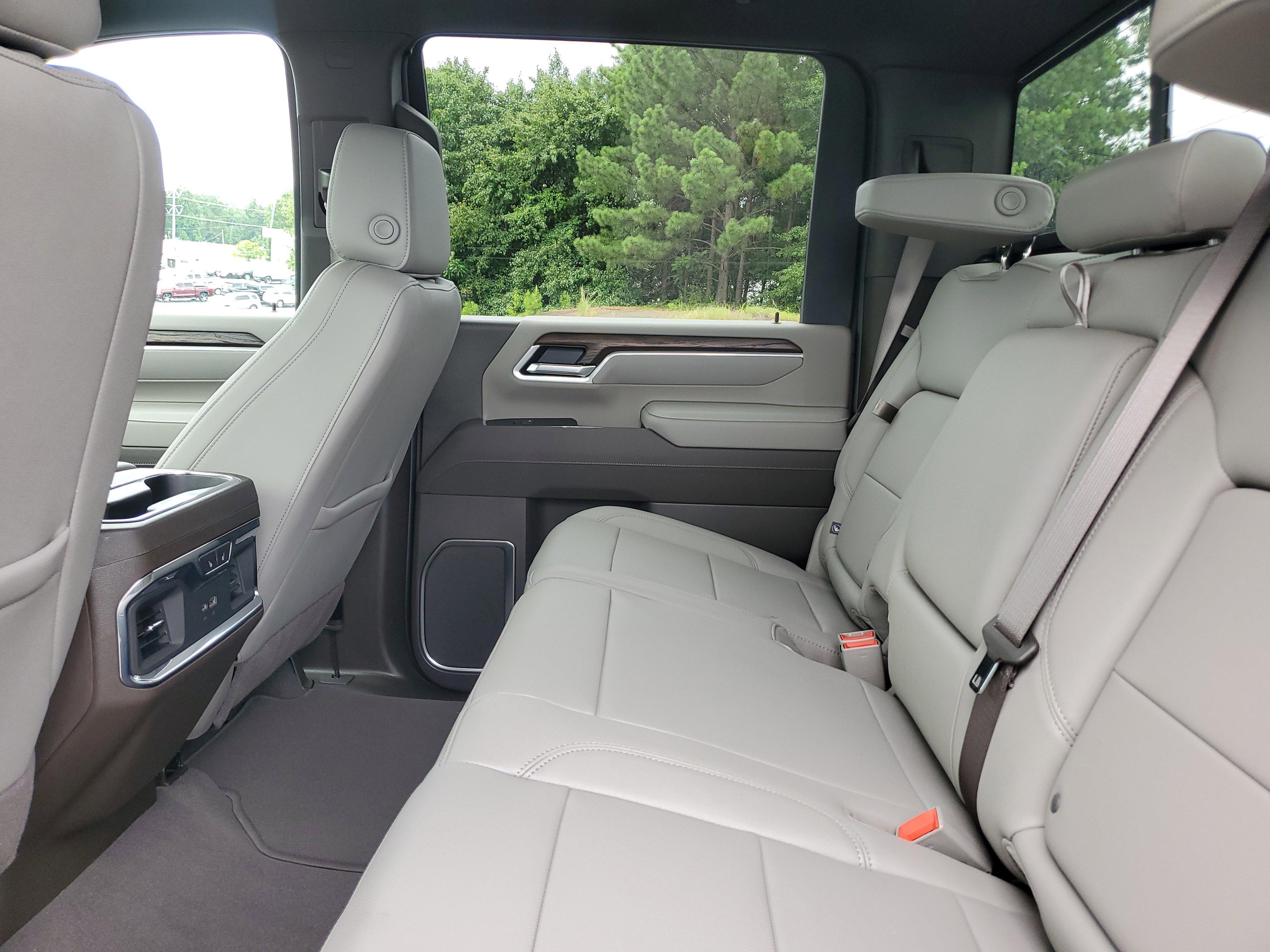 New 2025 GMC Sierra 2500 SLT w/ SLT Convenience Package image 12