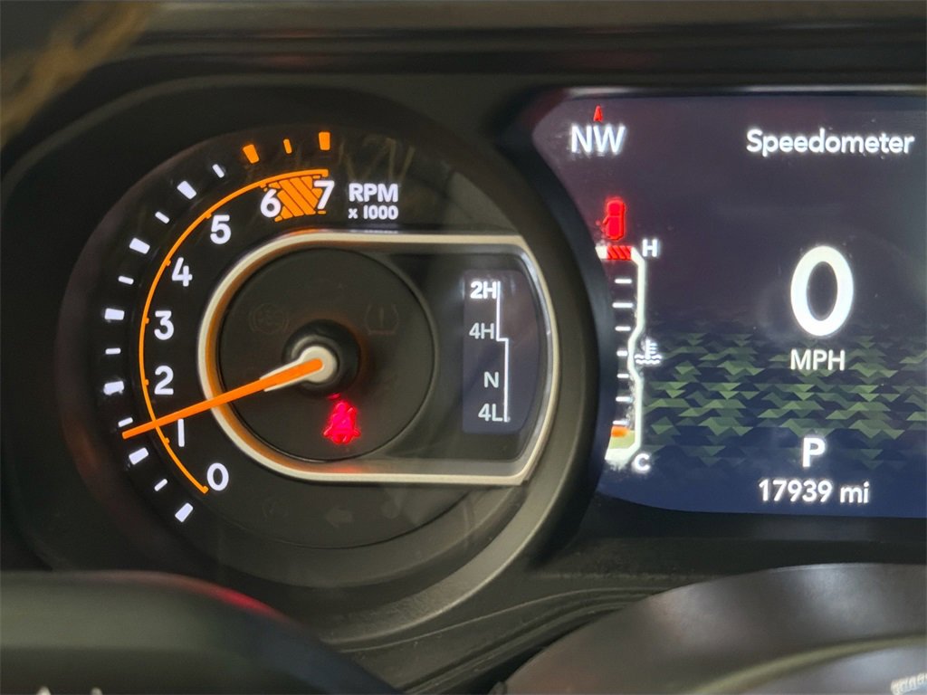 Used 2024 Jeep Wrangler Sahara image 13