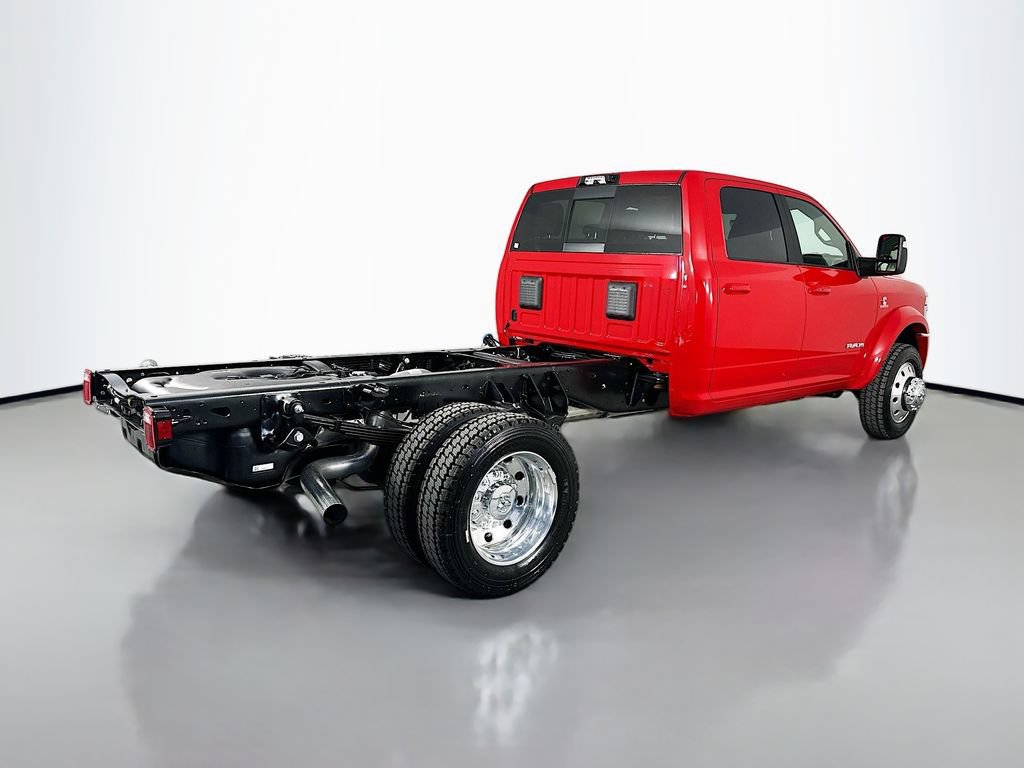 New 2026 RAM 4500 4x4 Crew Cab DRW w/ Laramie Trim Package image 7