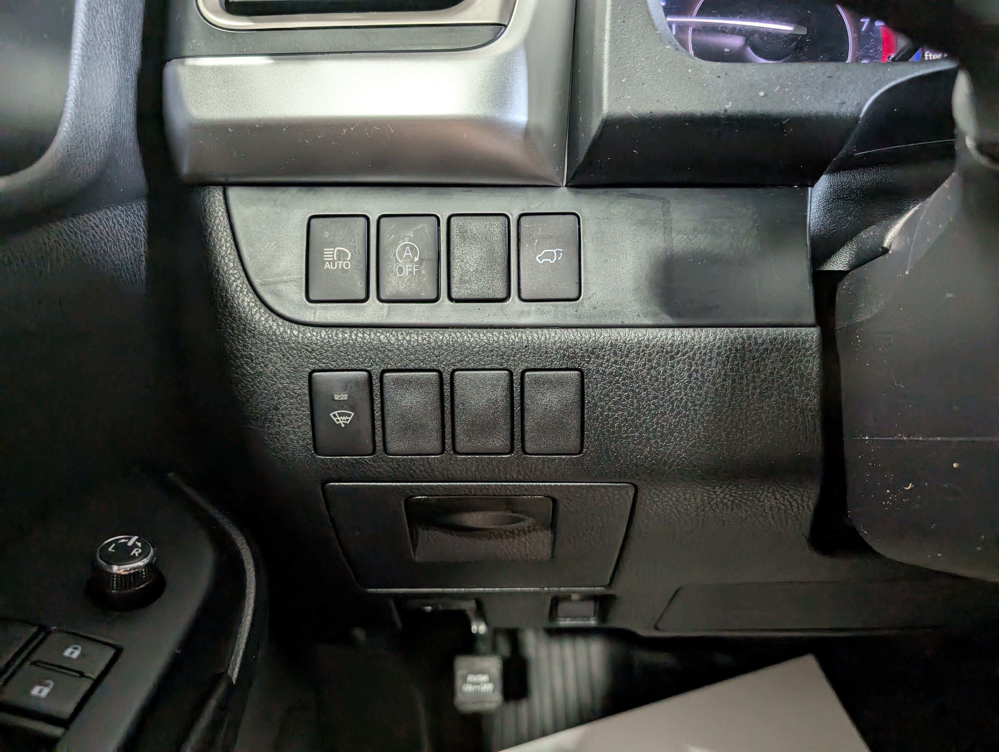 Used 2019 Toyota Highlander SE AWD/4WD image 23
