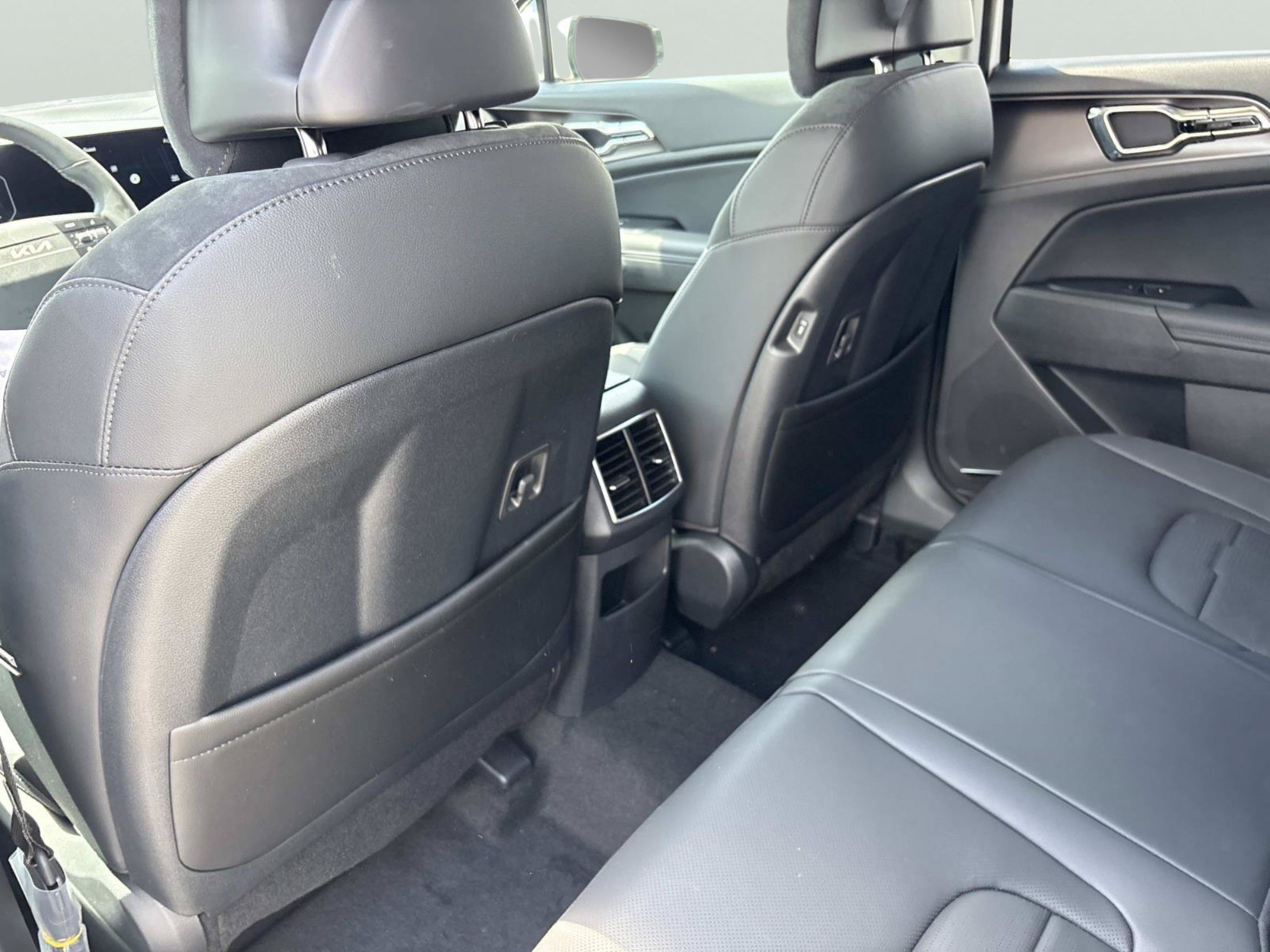 New 2027 Kia Sportage SX Prestige AWD/4WD image 17