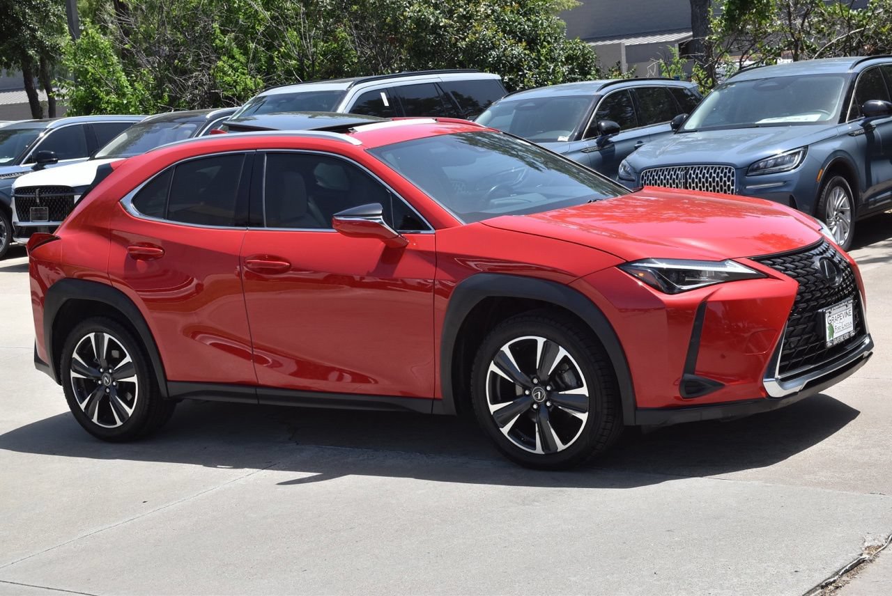 Used 2020 Lexus UX 200 w/ Premium Package FWD image 5