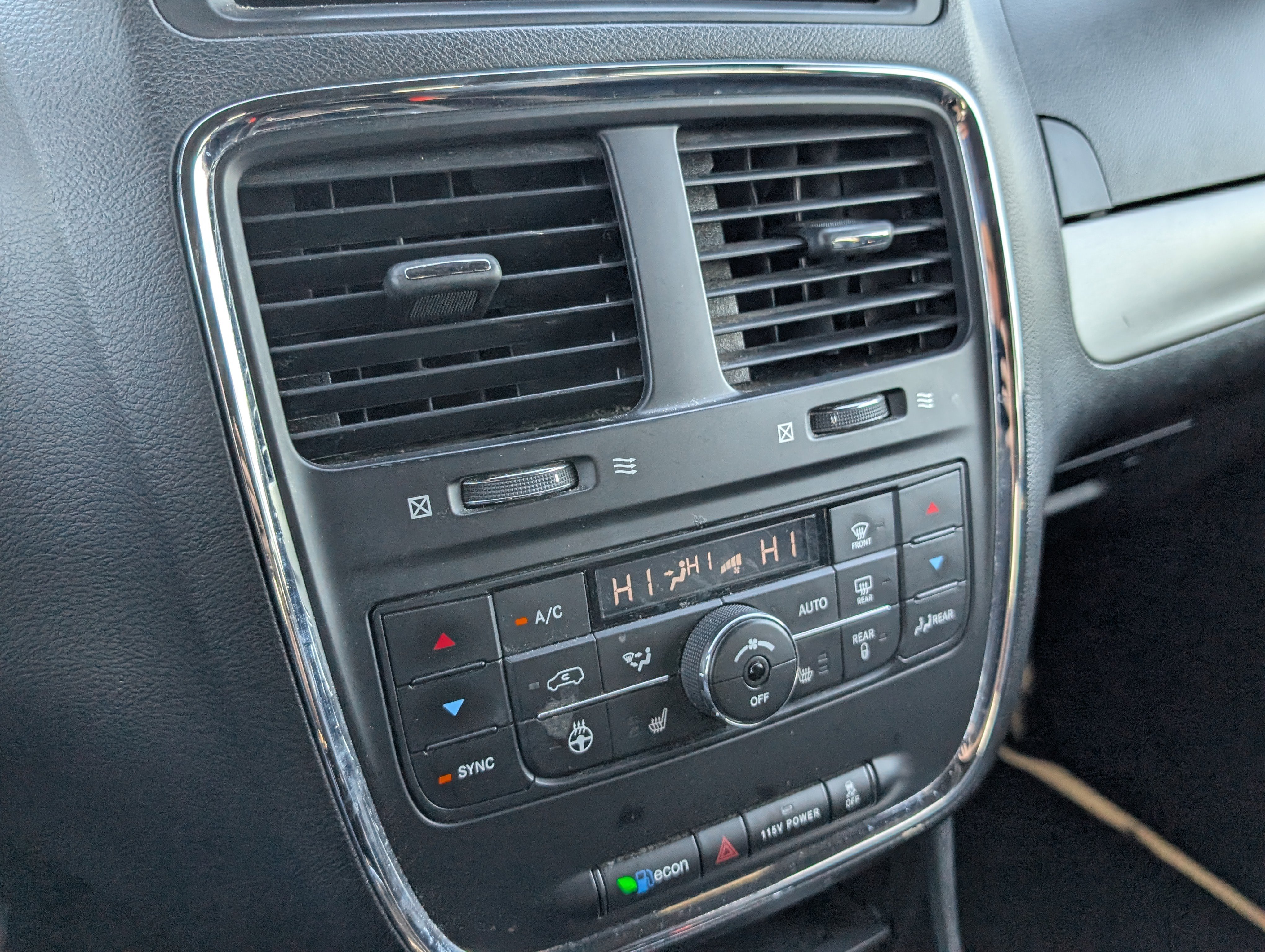 Used 2017 Dodge Grand Caravan GT FWD image 18