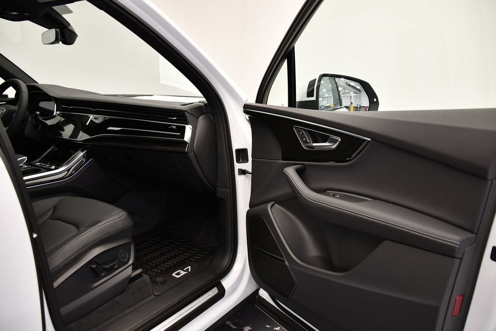 Used 2026 Audi Q7 3.0T Premium Plus w/ Premium Plus Package AWD/4WD image 44