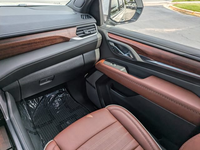 Used 2023 GMC Yukon XL Denali Ultimate AWD/4WD image 19