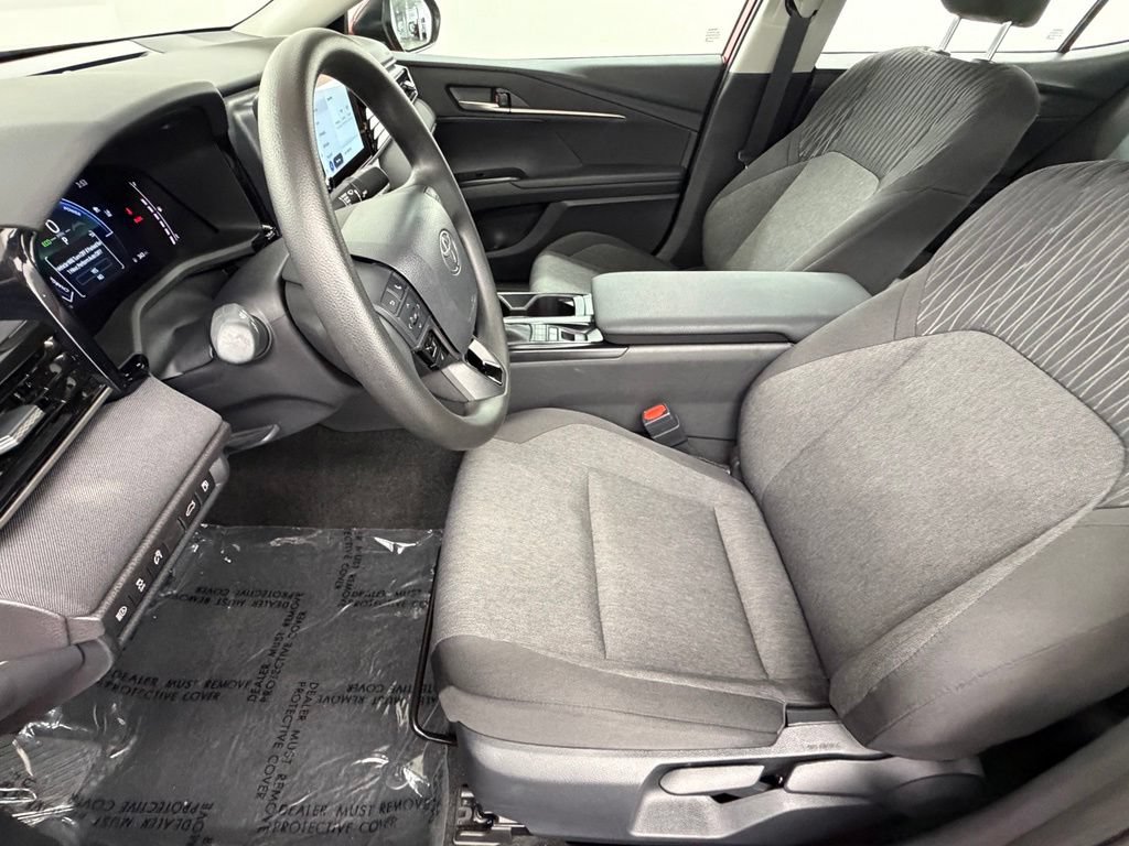 Used 2026 Toyota Camry LE FWD image 22
