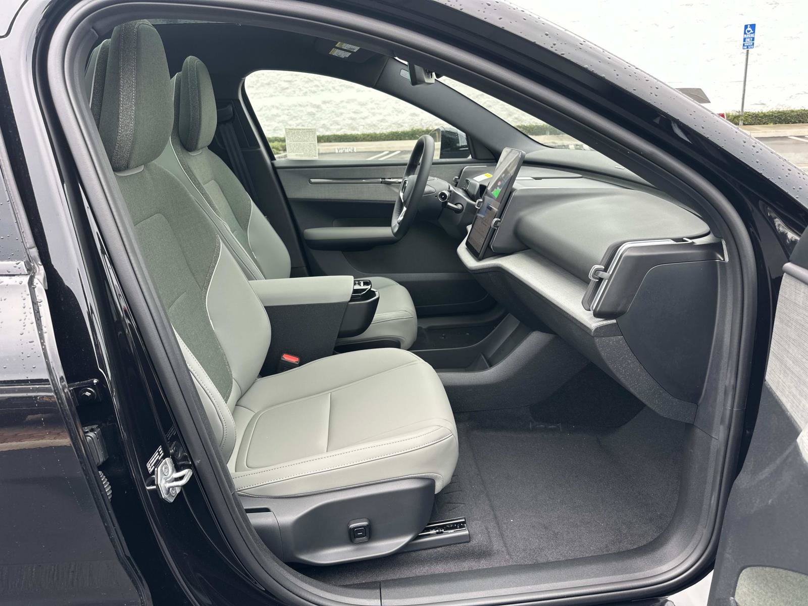 New 2026 Volvo EX30 Plus w/ Climate Package AWD/4WD image 19
