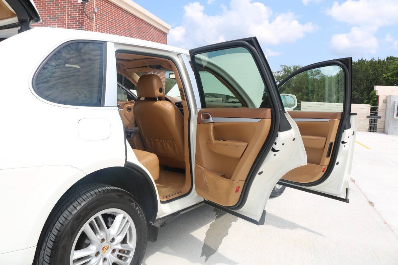 Used 2008 Porsche Cayenne AWD/4WD image 28