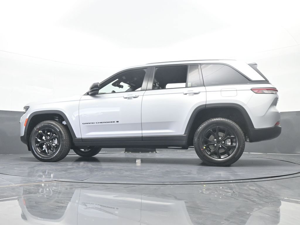 New 2025 Jeep Grand Cherokee Altitude image 51