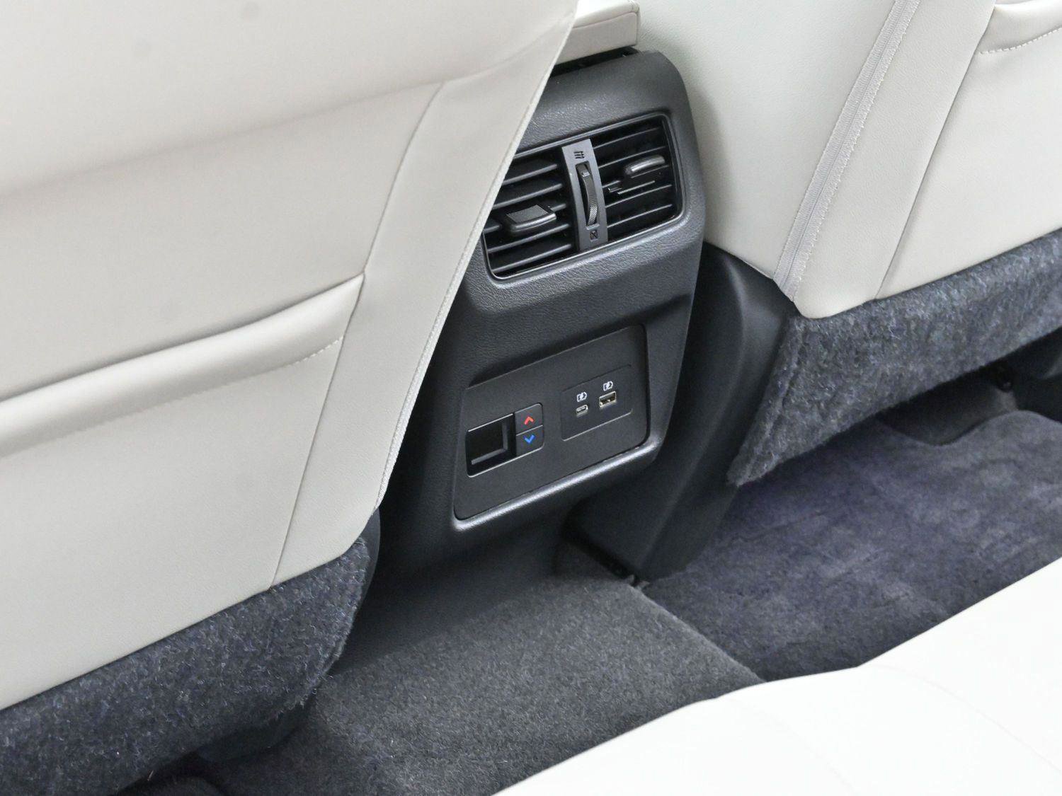 Used 2022 Nissan Rogue SL w/ SL Premium Package image 31