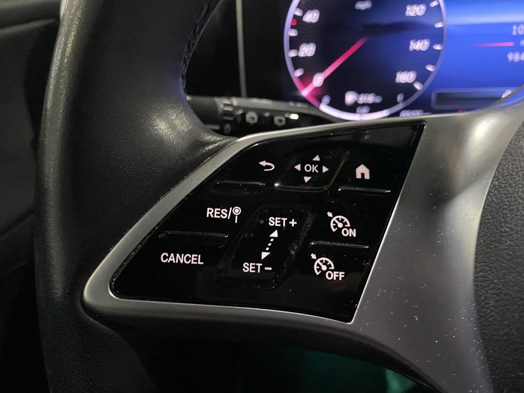 Used 2023 Mercedes-Benz GLC 300 4MATIC image 9