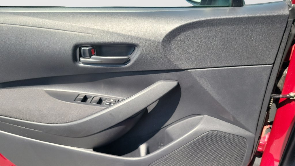 Used 2025 Toyota Corolla LE FWD image 19