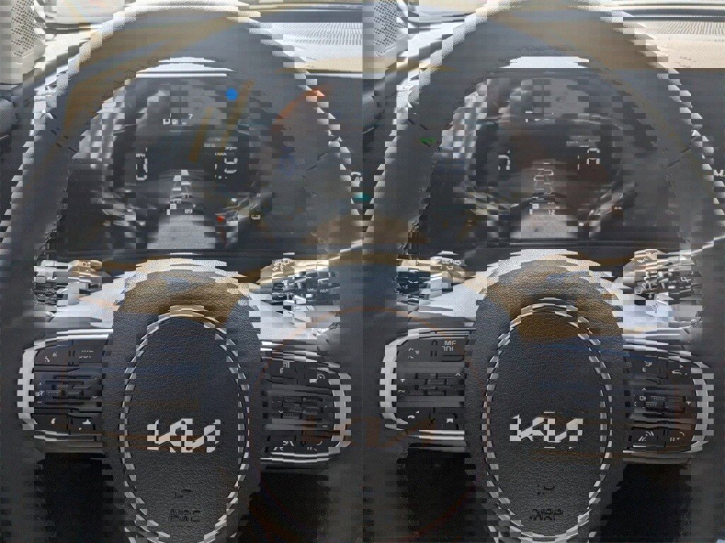 New 2024 Kia Sportage EX image 17