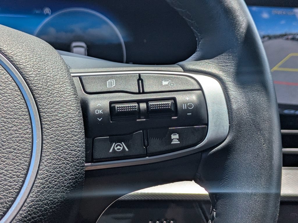 Used 2025 Kia Sportage SX FWD image 28