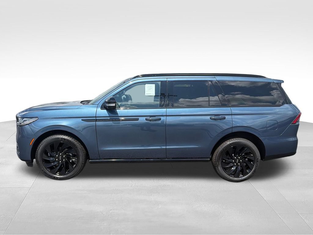 New 2027 Lincoln Navigator Reserve w/ Jet Appearance Package AWD/4WD image 2