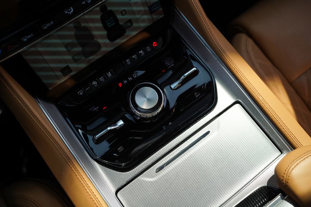 Used 2023 Jeep Grand Wagoneer Series III image 34