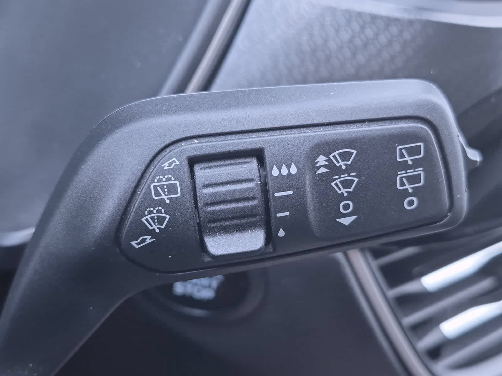 Used 2022 Ford Escape SEL w/ SEL Stealth AWD Package image 27