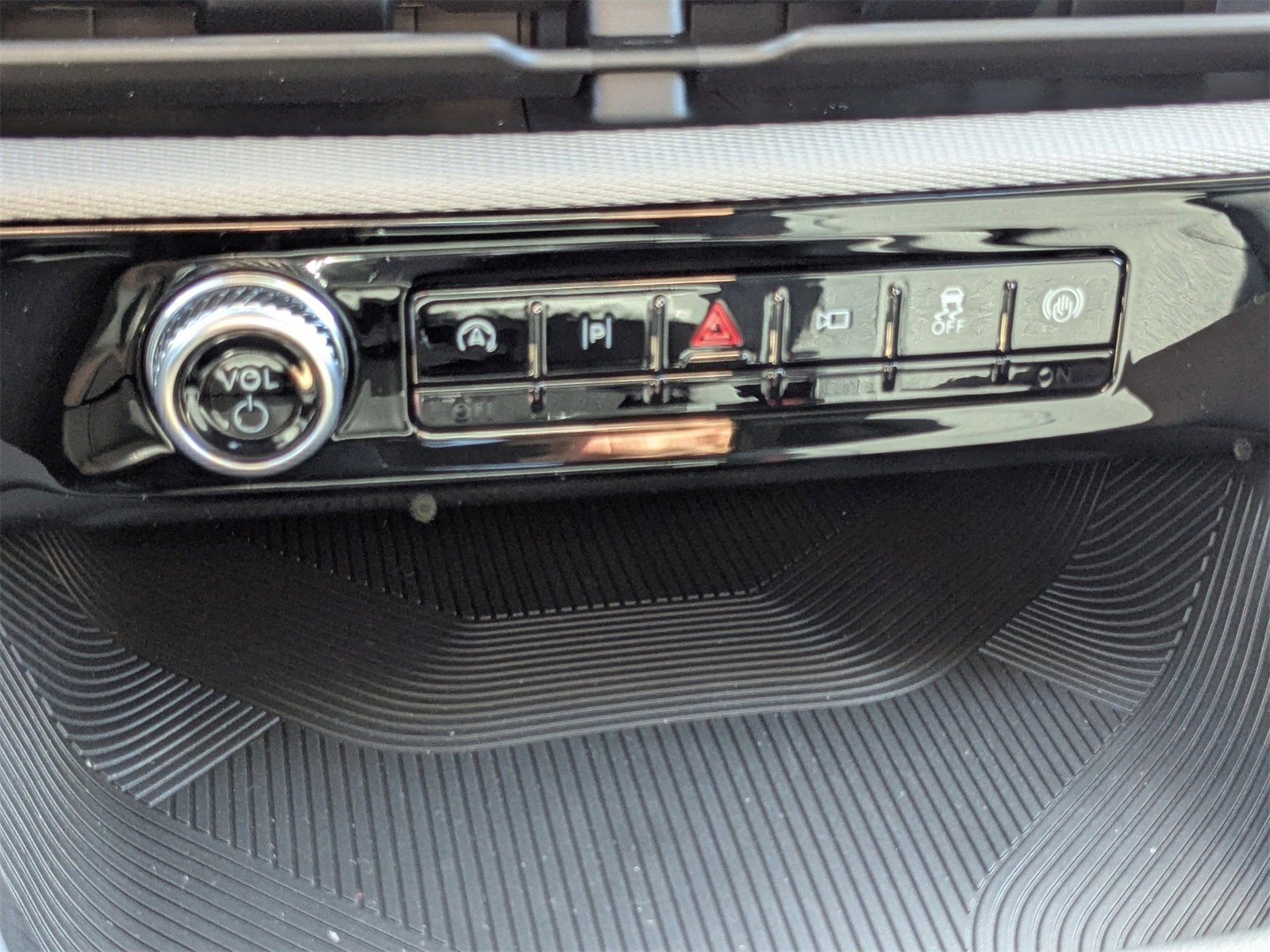 New 2026 Ford Explorer Active image 24