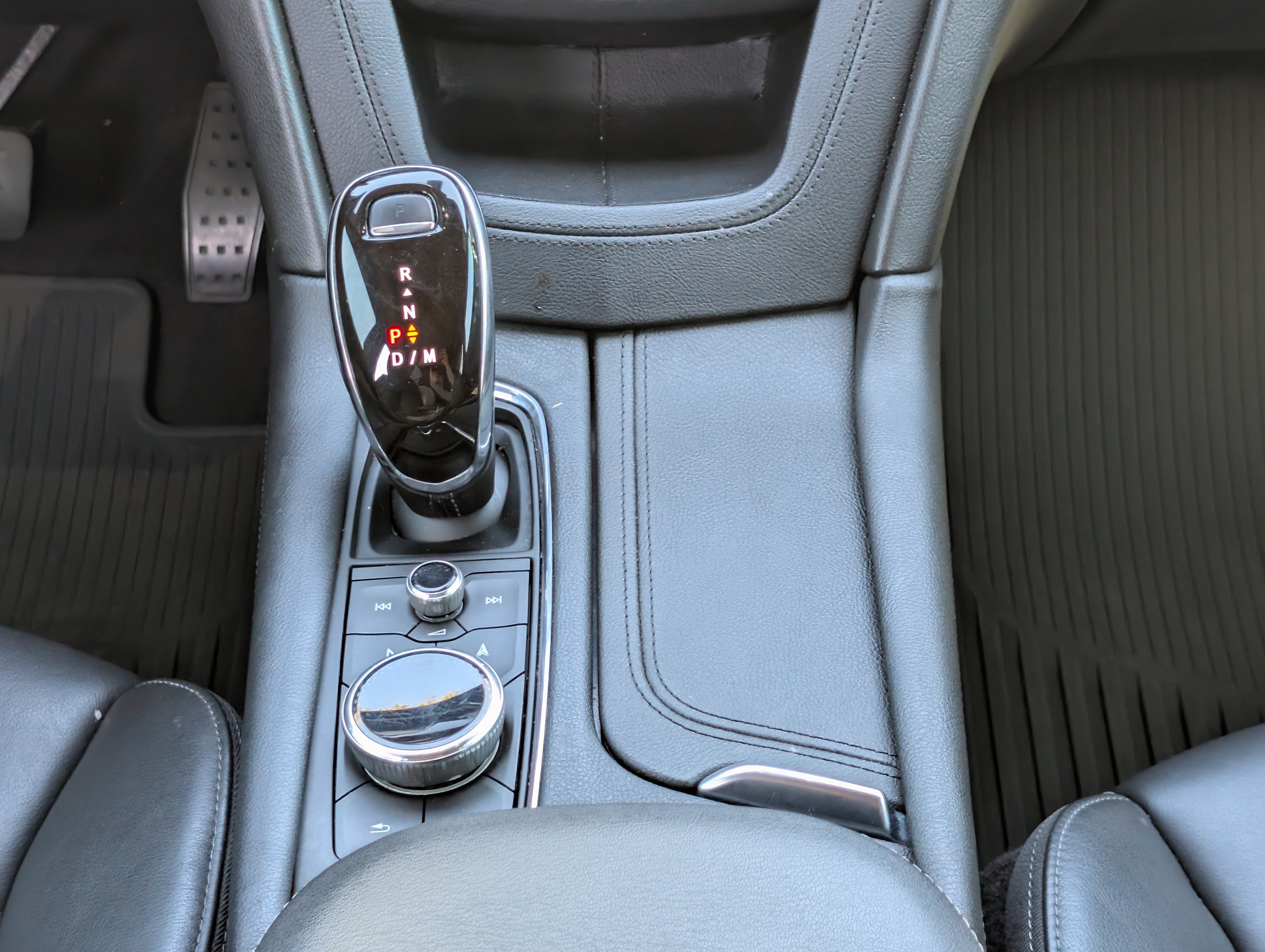 Used 2020 Cadillac XT6 Premium Luxury FWD image 22