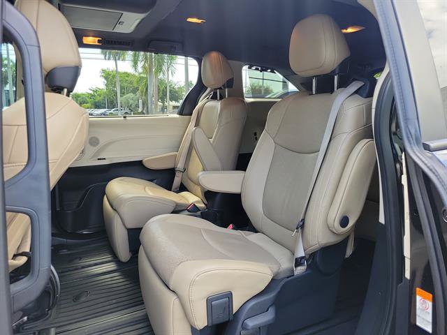Used 2023 Toyota Sienna Limited FWD image 24