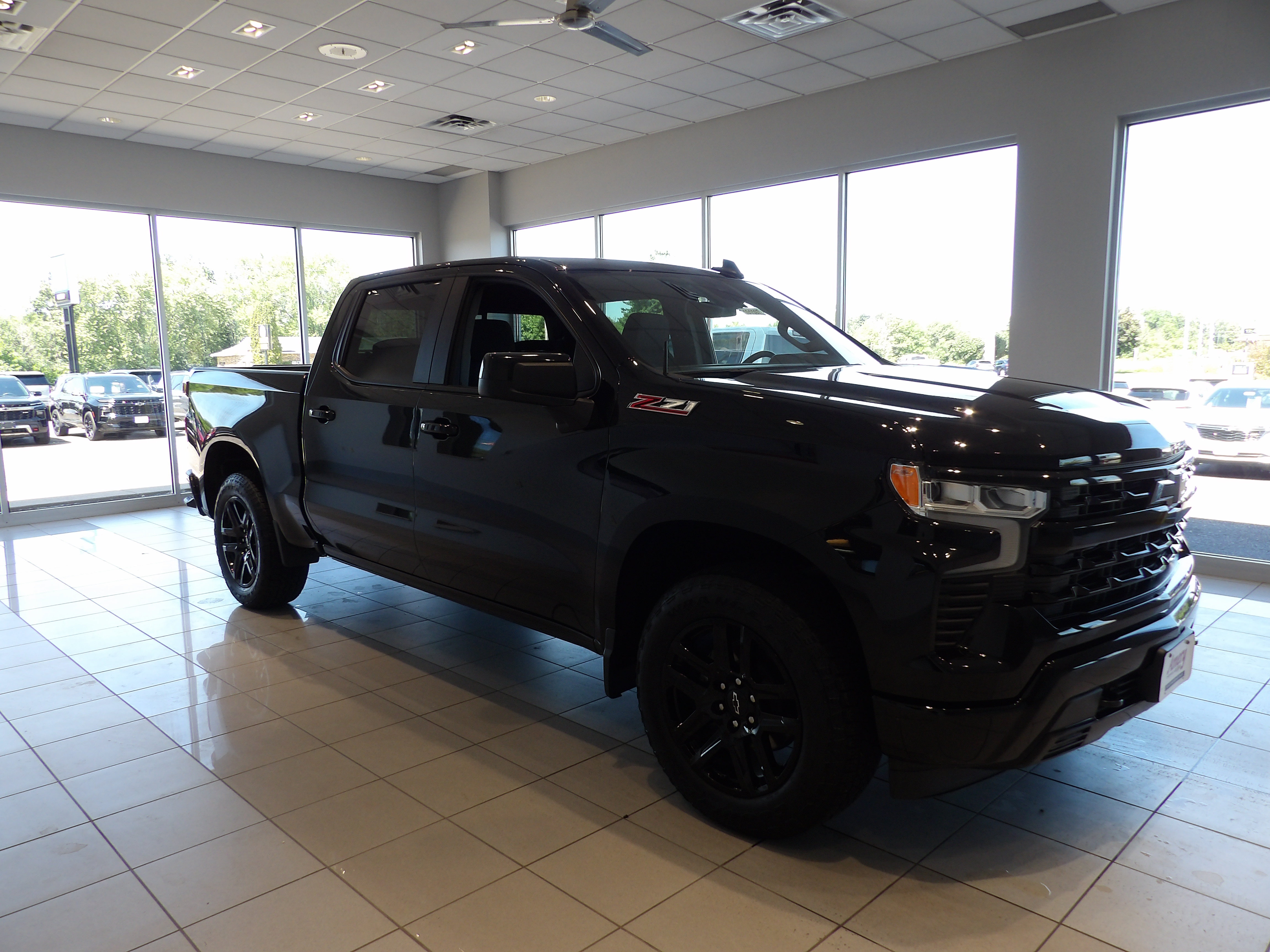 Used 2023 Chevrolet Silverado 1500 RST w/ Convenience Package II AWD/4WD image 3