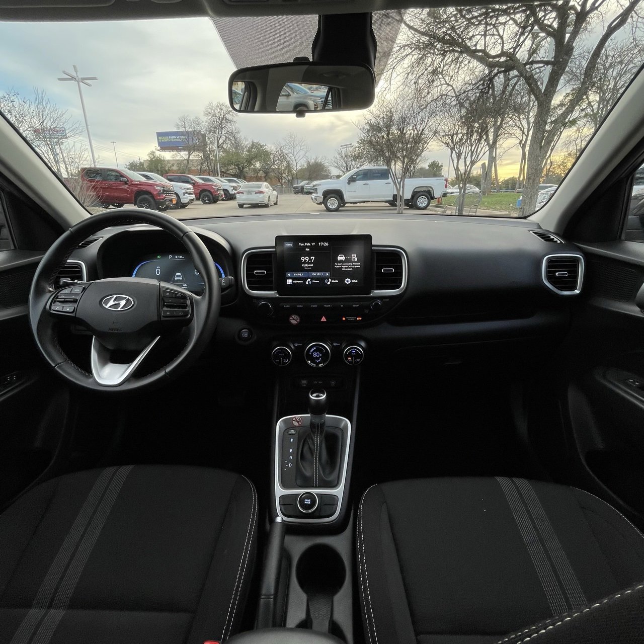 Used 2025 Hyundai Venue SEL image 10