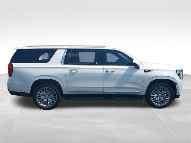Used 2023 GMC Yukon XL SLT AWD/4WD image 9