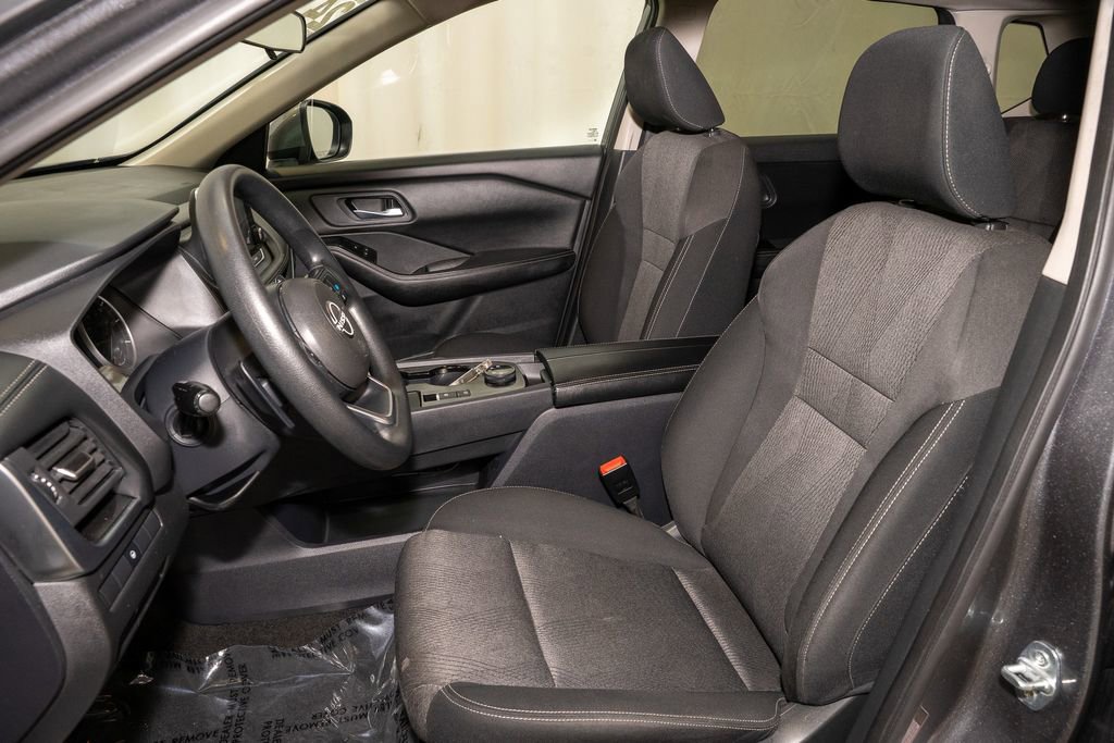 Used 2024 Nissan Rogue SV image 11