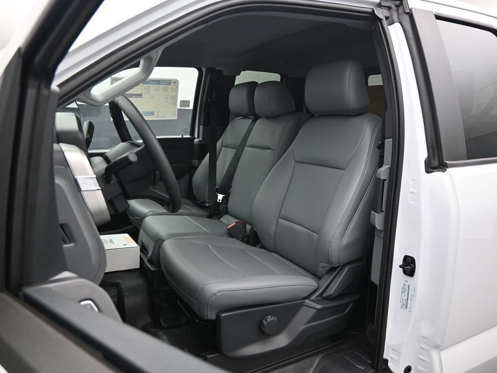 New 2026 Ford F450 XL w/ XL Chrome Package RWD image 12