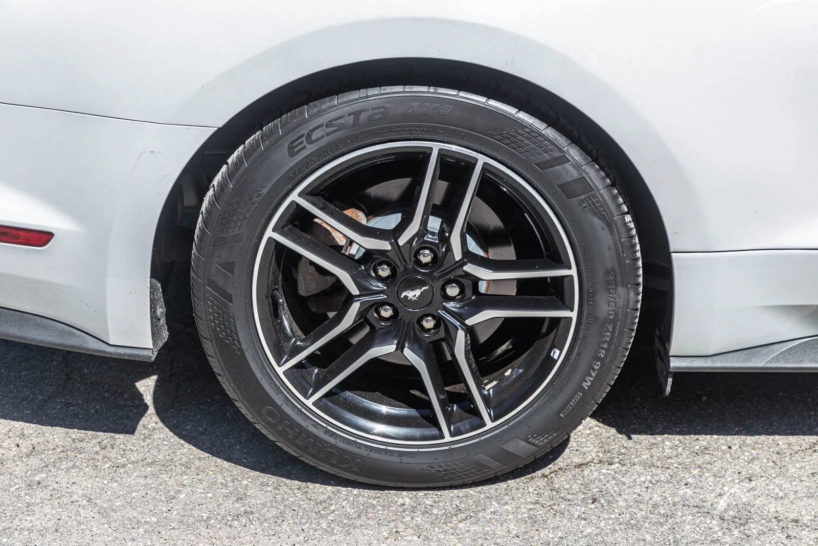 Used 2018 Ford Mustang Premium RWD image 30