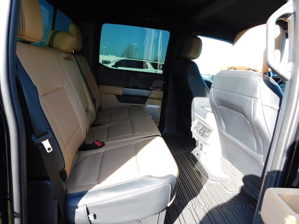 Used 2023 Ford F350 Lariat w/ Chrome Package image 5