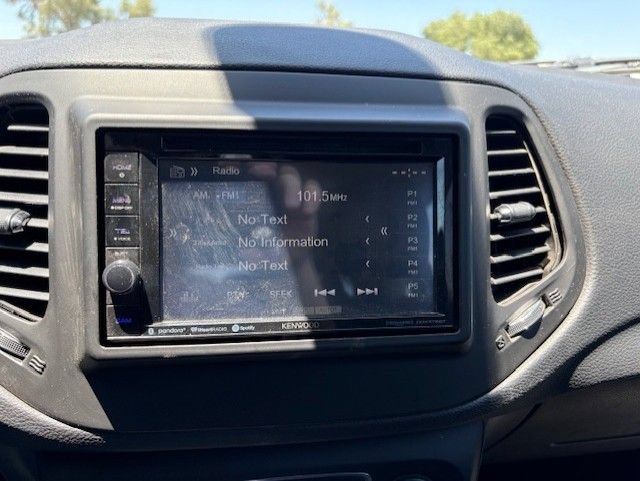 Used 2018 Jeep Compass Latitude w/ Popular Equipment Group FWD image 12
