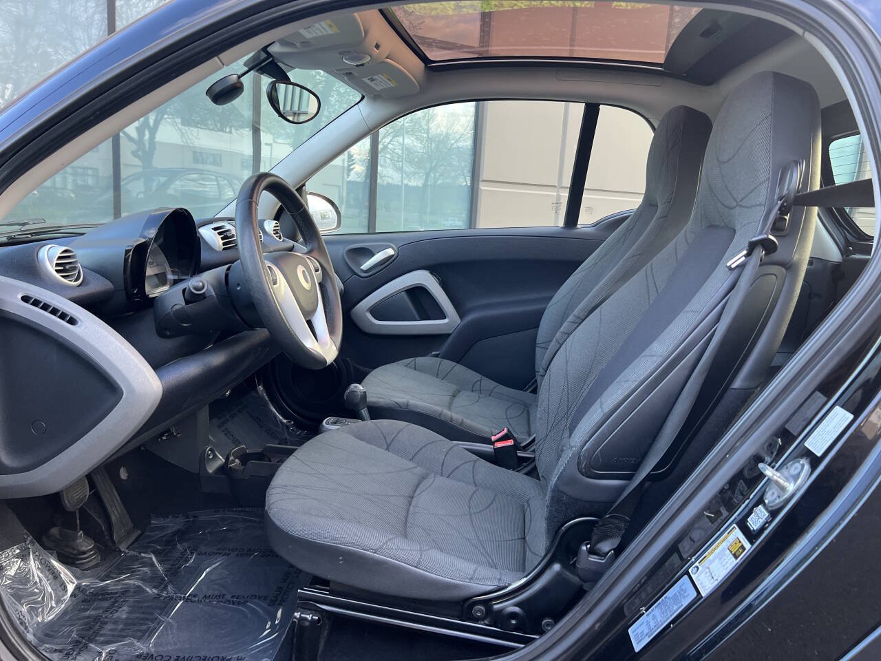 Used 2014 smart fortwo passion RWD image 8