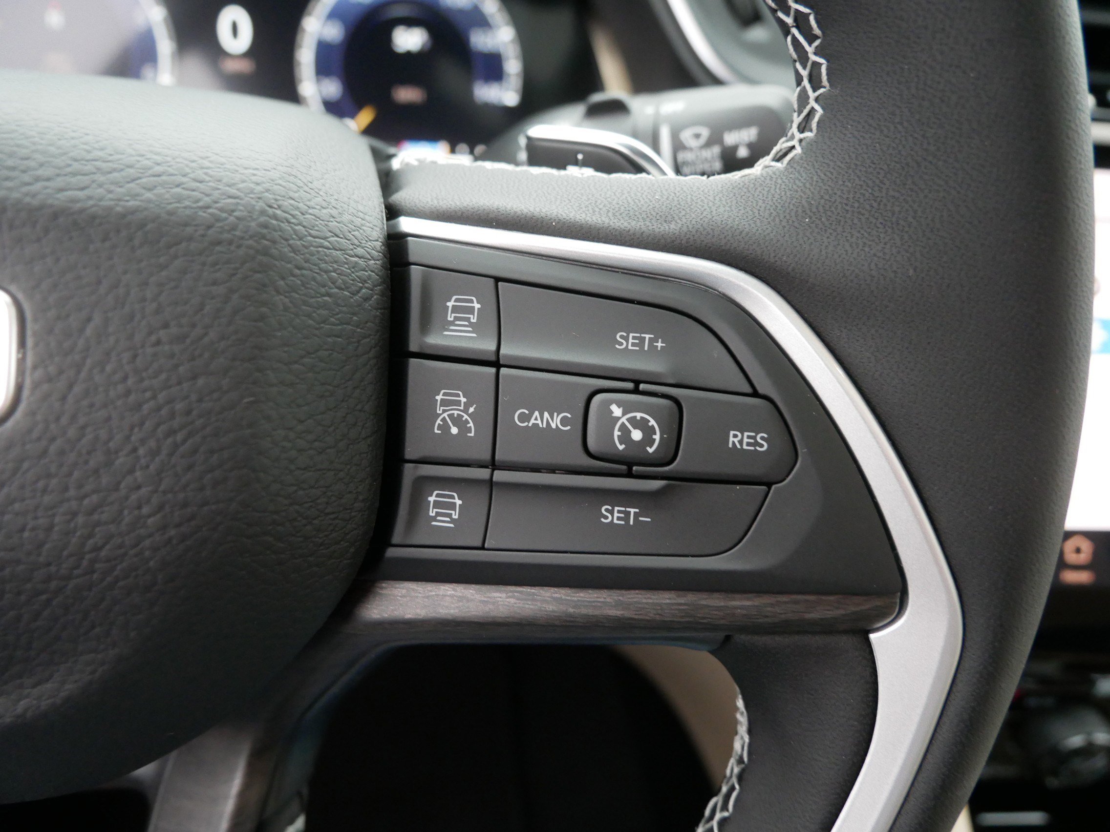 New 2025 Jeep Grand Cherokee Limited w/ Luxury Tech Group II image 10