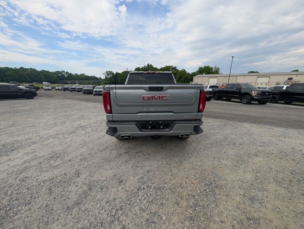 Used 2025 GMC Sierra 1500 AT4 w/ Technology Package AWD/4WD image 5