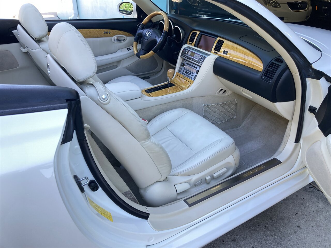 Used 2005 Lexus SC 430 Convertible RWD image 17