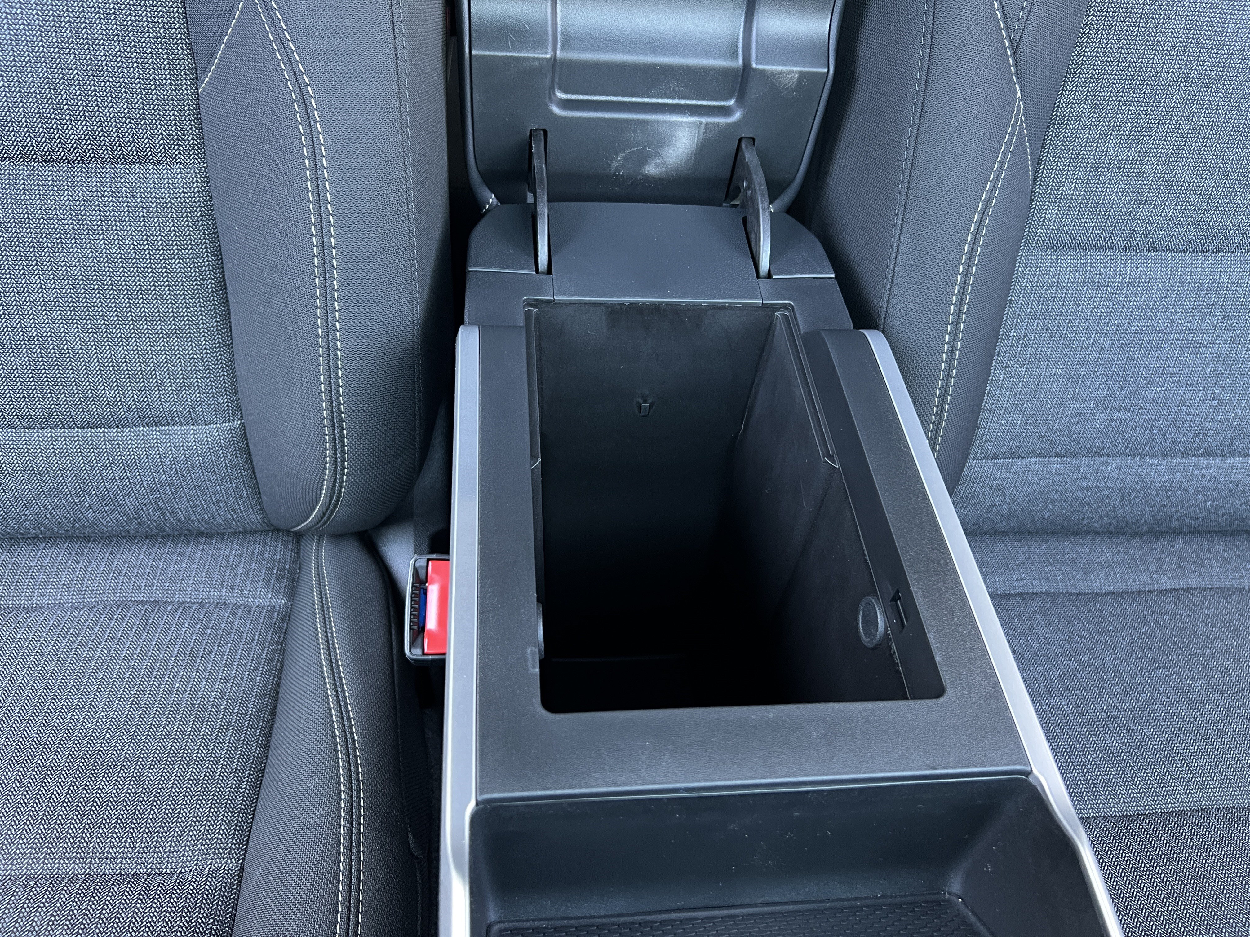 New 2027 GMC Terrain Elevation w/ Technology Package II AWD/4WD image 26