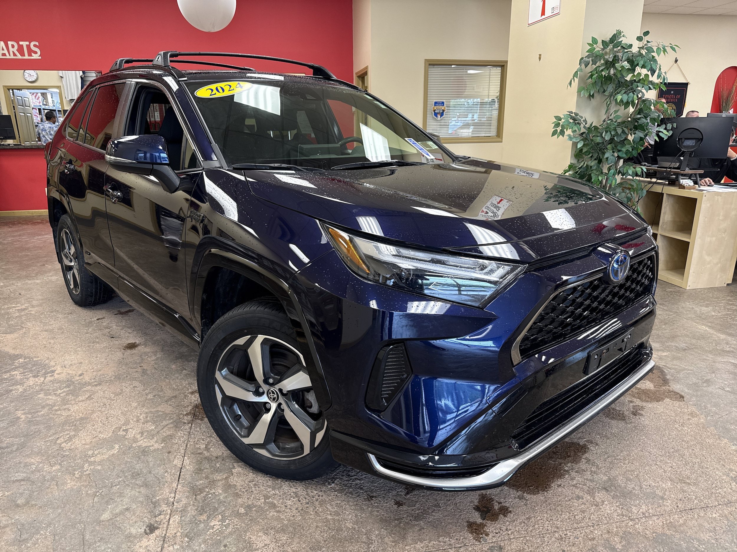 Used 2024 Toyota RAV4 SE w/ Weather & Moonroof Package