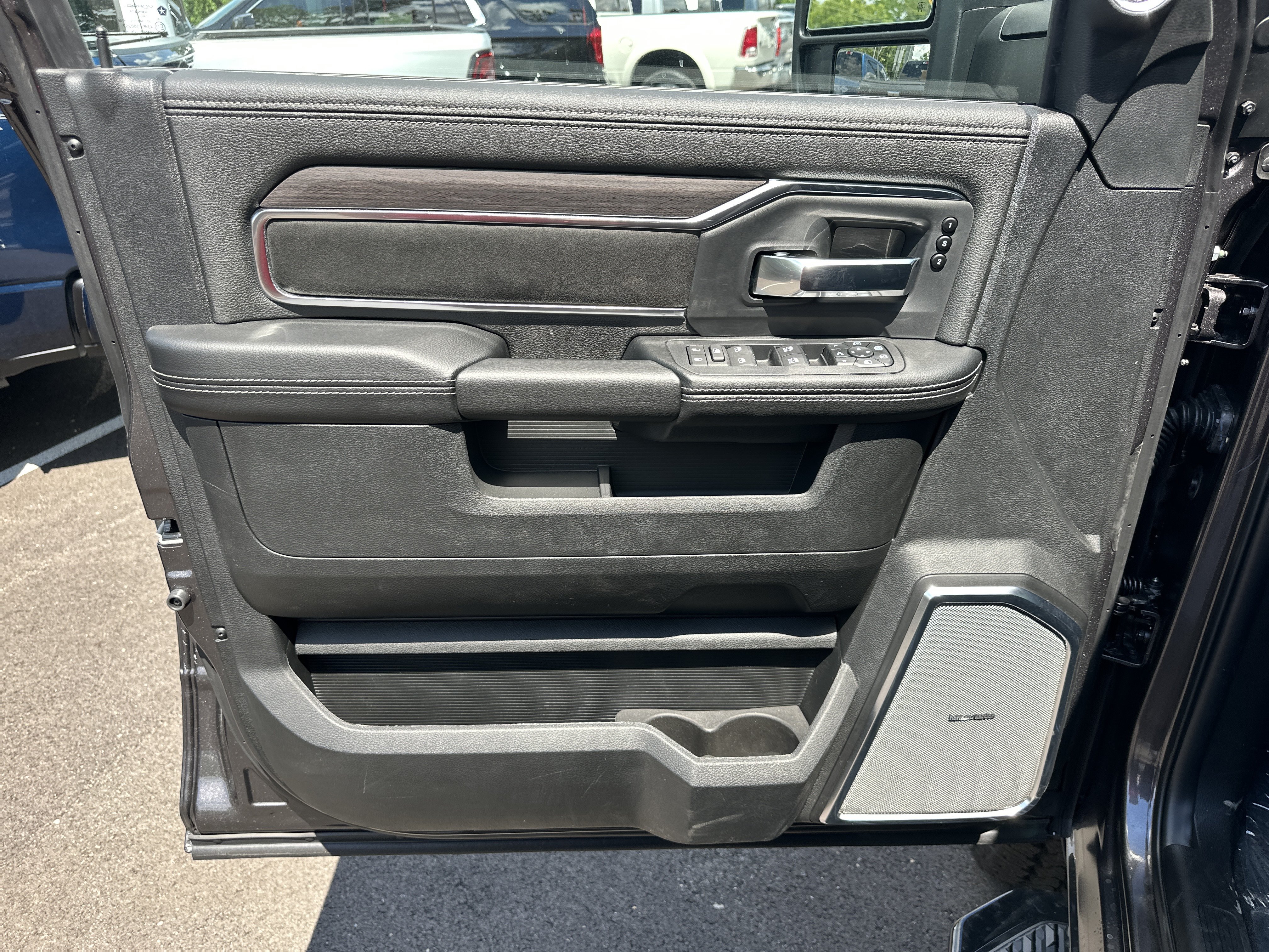 New 2026 RAM 2500 Laramie AWD/4WD image 30