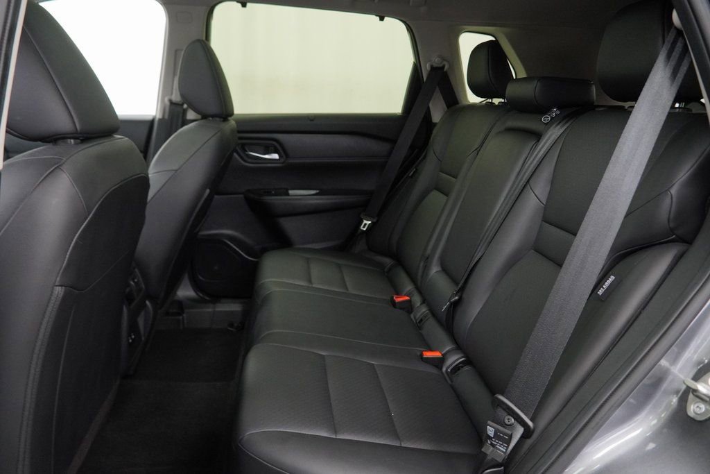 Used 2024 Nissan Rogue SV w/ SV Premium Package image 19