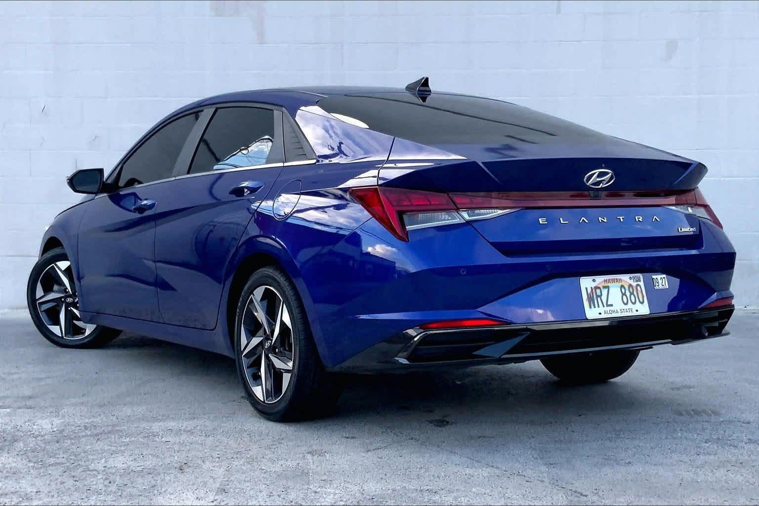 Used 2023 Hyundai Elantra Limited FWD image 4