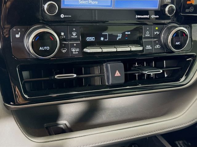 Used 2022 Toyota Highlander XLE FWD image 15