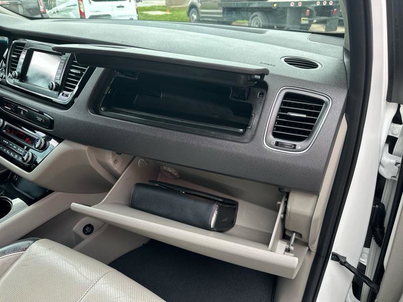 Used 2018 Kia Sedona EX FWD image 6