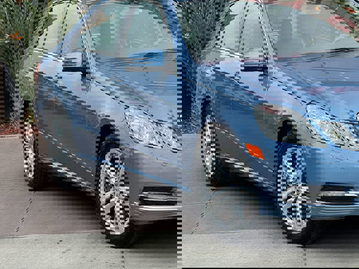 Used 2011 Mercedes-Benz E 550 Sedan image 4