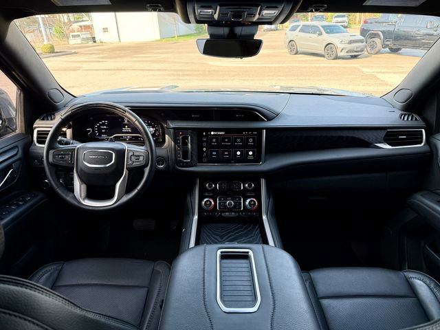 Used 2024 GMC Yukon Denali w/ Advanced Technology Package AWD/4WD image 15