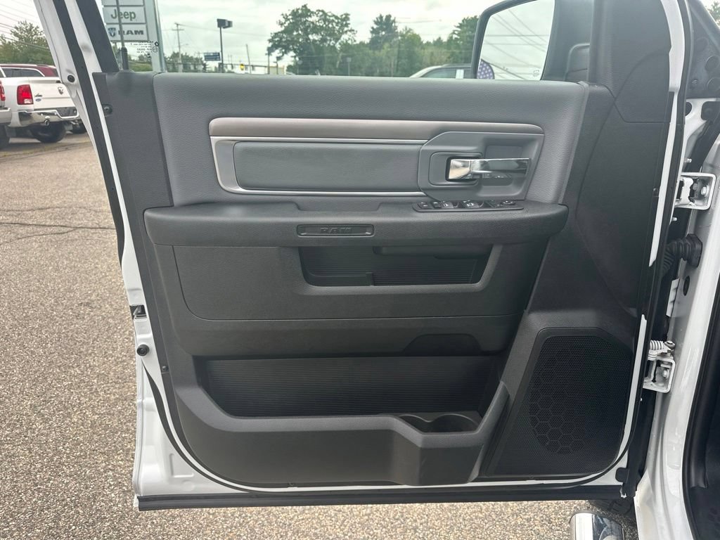 Used 2023 RAM 1500 Classic SLT AWD/4WD image 16