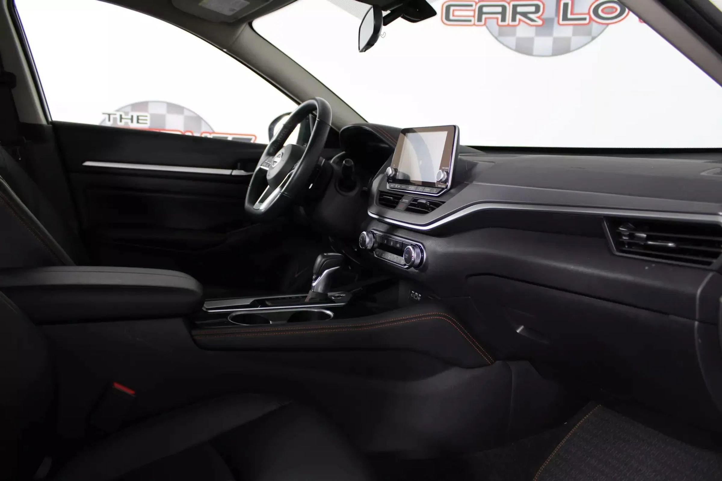 Used 2024 Nissan Altima 2.5 SR FWD image 12
