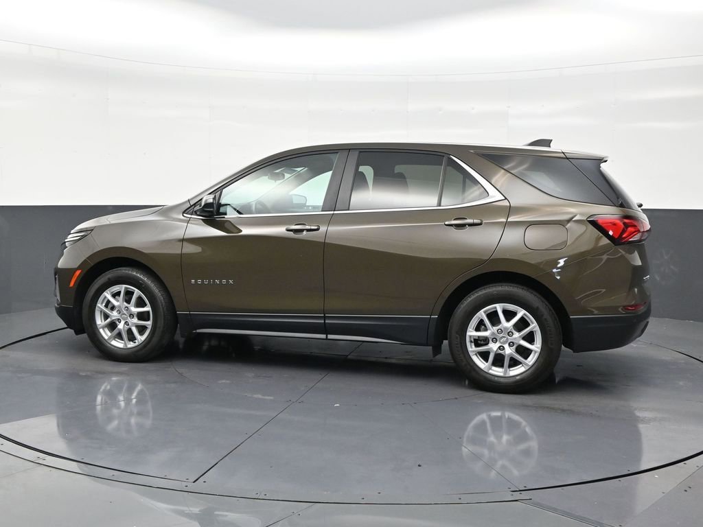 Used 2024 Chevrolet Equinox LT FWD image 2