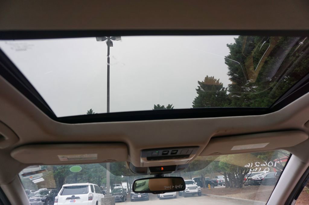 Used 2023 Nissan Rogue Platinum image 13